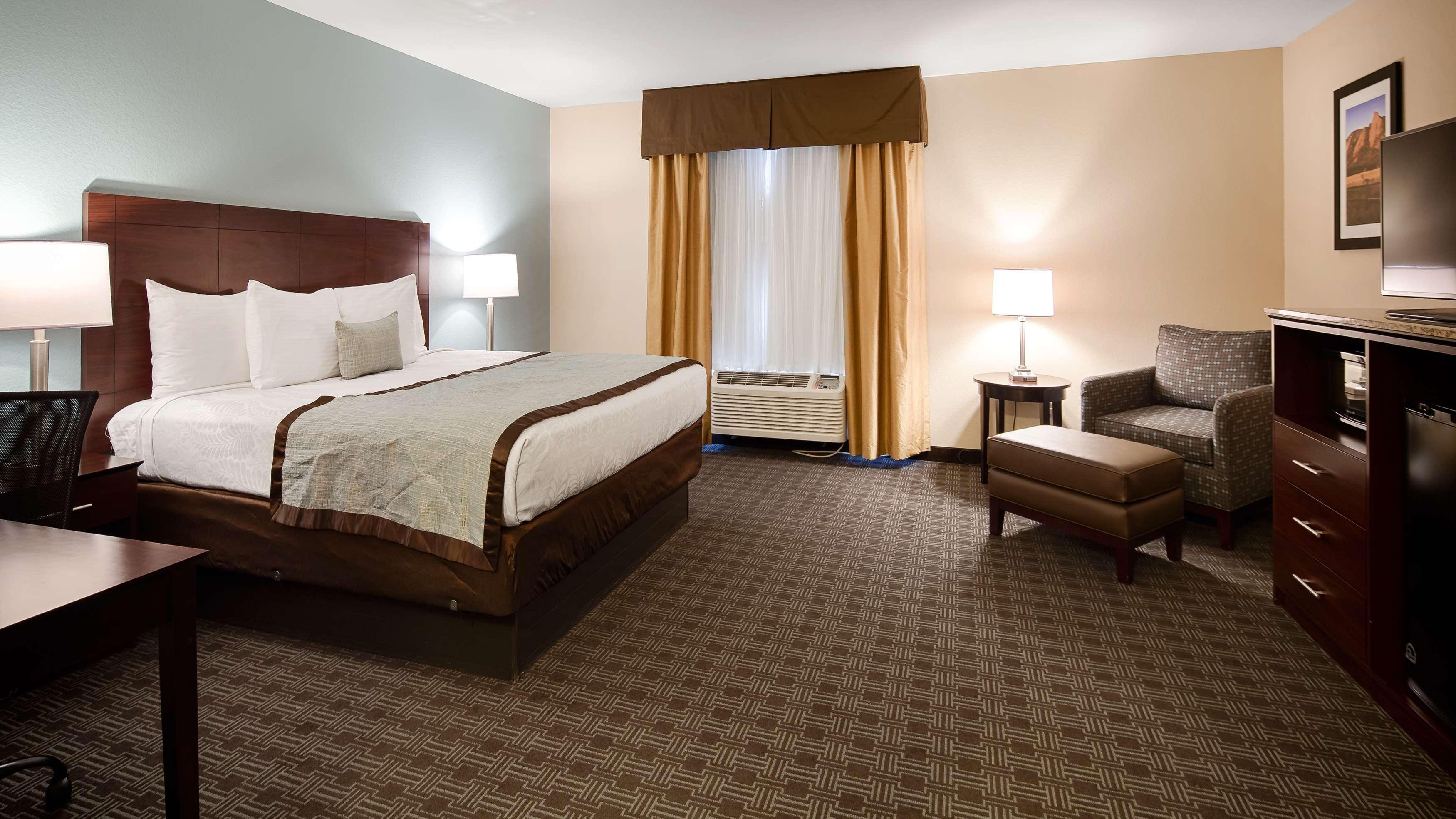 Western Gateway & - Hotel Aurora