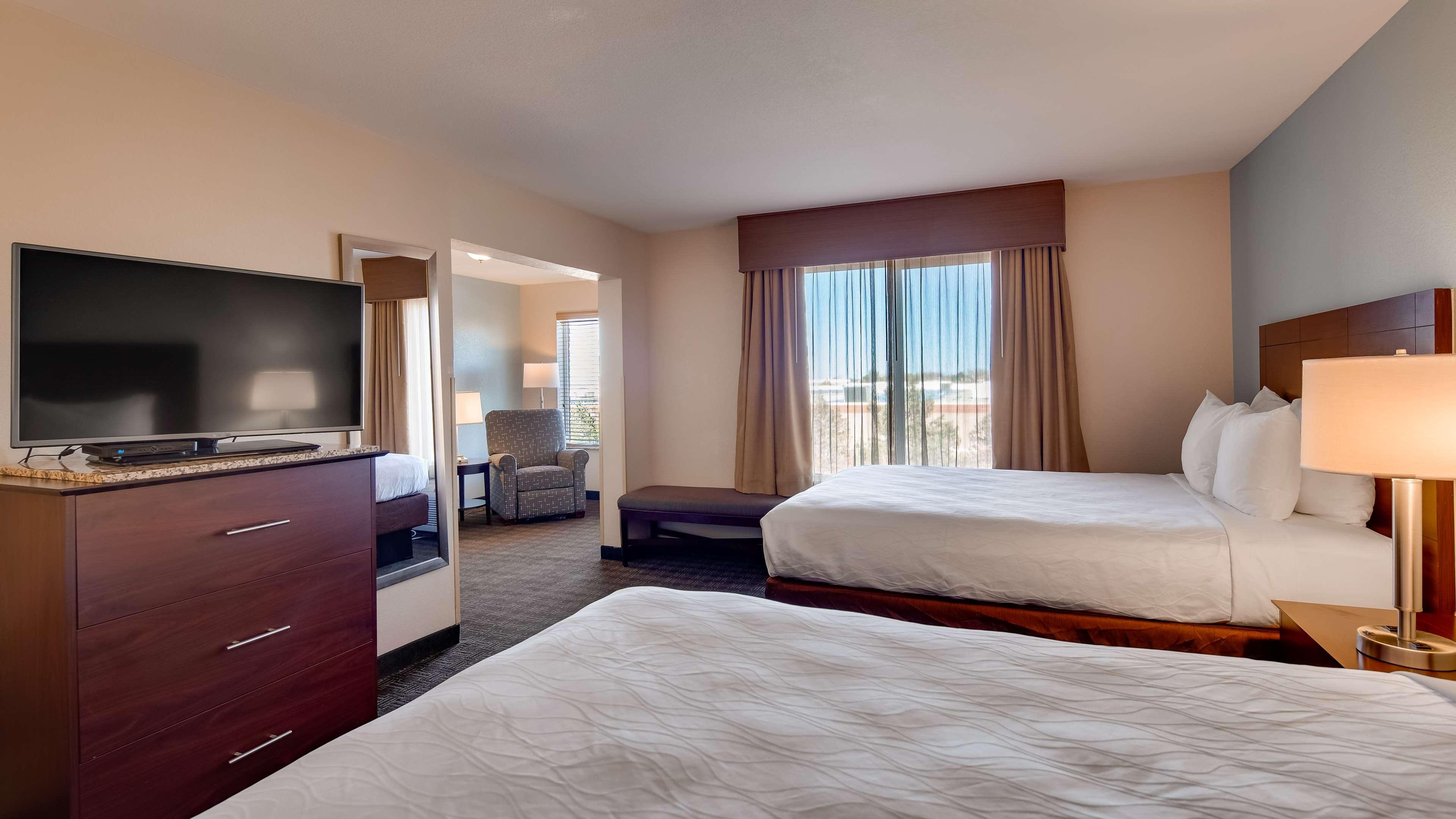 Western Gateway & -