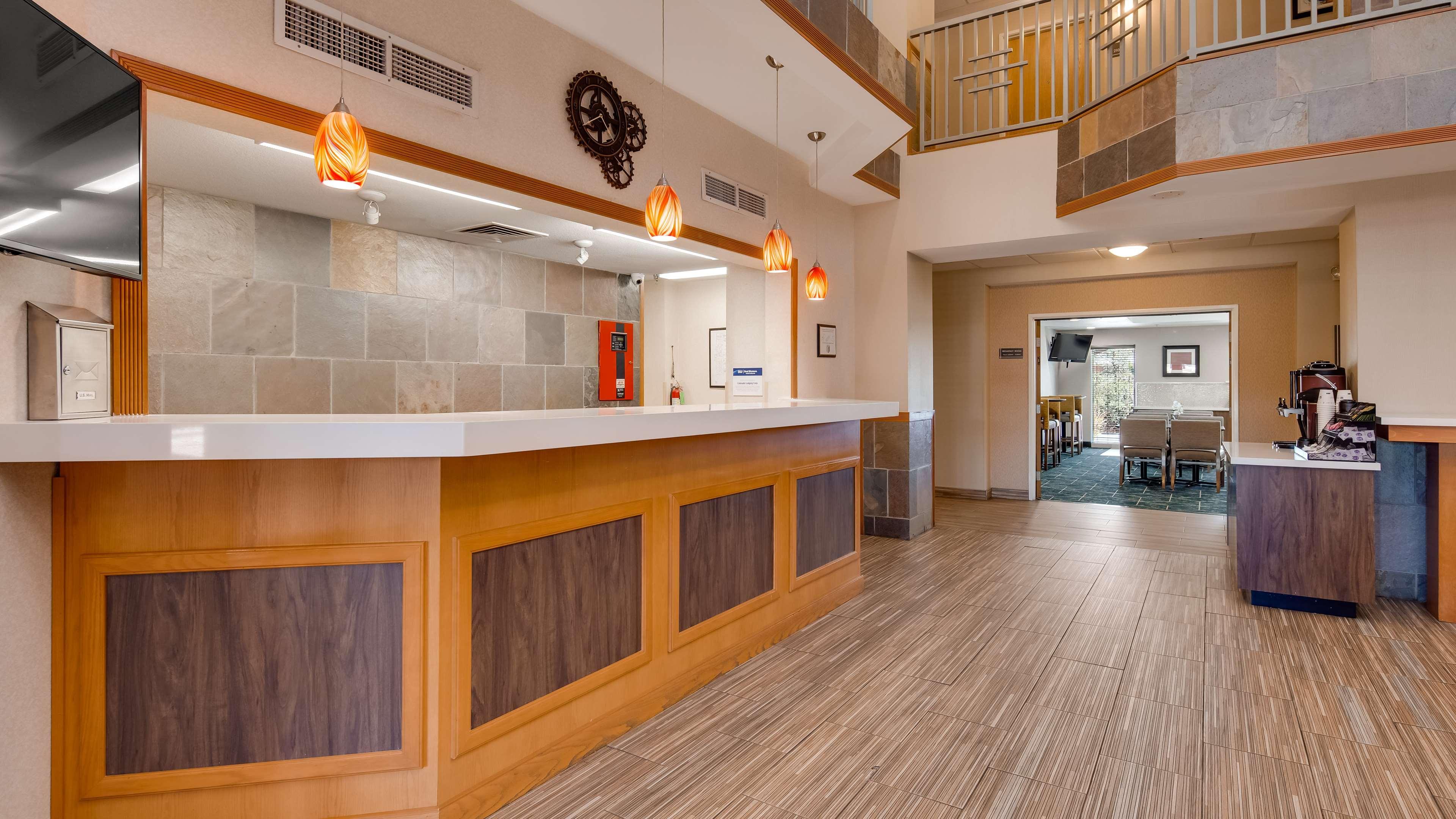Hotel Western Gateway & - Aurora